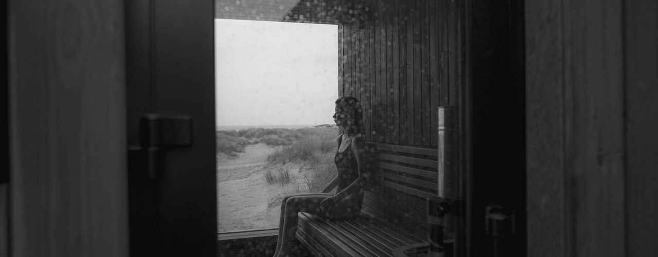 Buitensauna versus een sauna binnenshuis kopen: de voors- en tegens