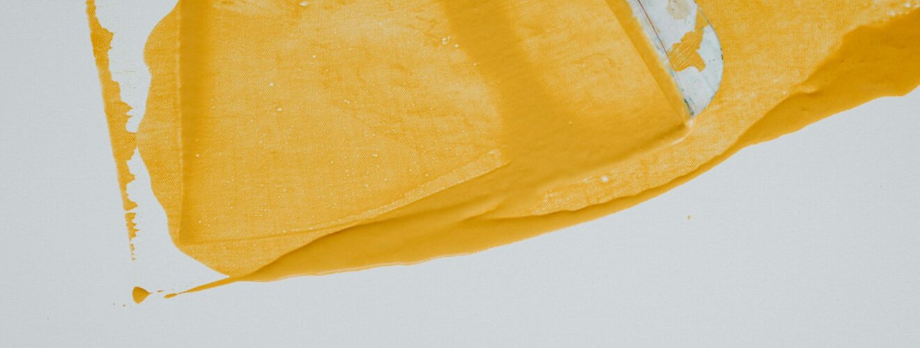 Vergeeld plastic wit maken voor een frisse uitstraling